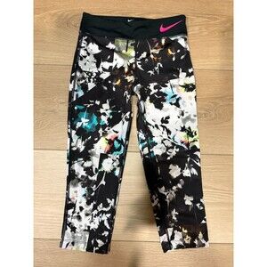 Nike Dri-Fit Big Girl's Medium Trophy Floral Print Training Capri Fit Leggings